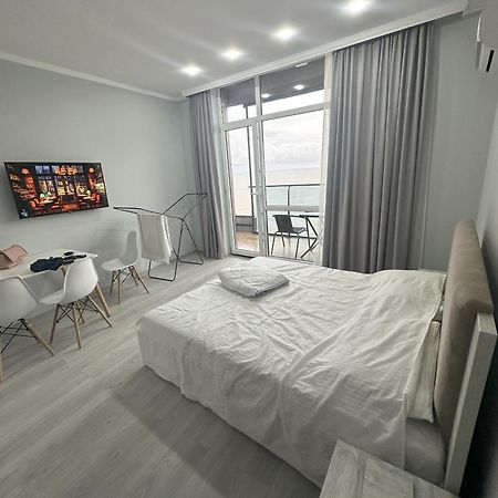 Bi Residence Sea View Luxury バトゥーミ エクステリア 写真