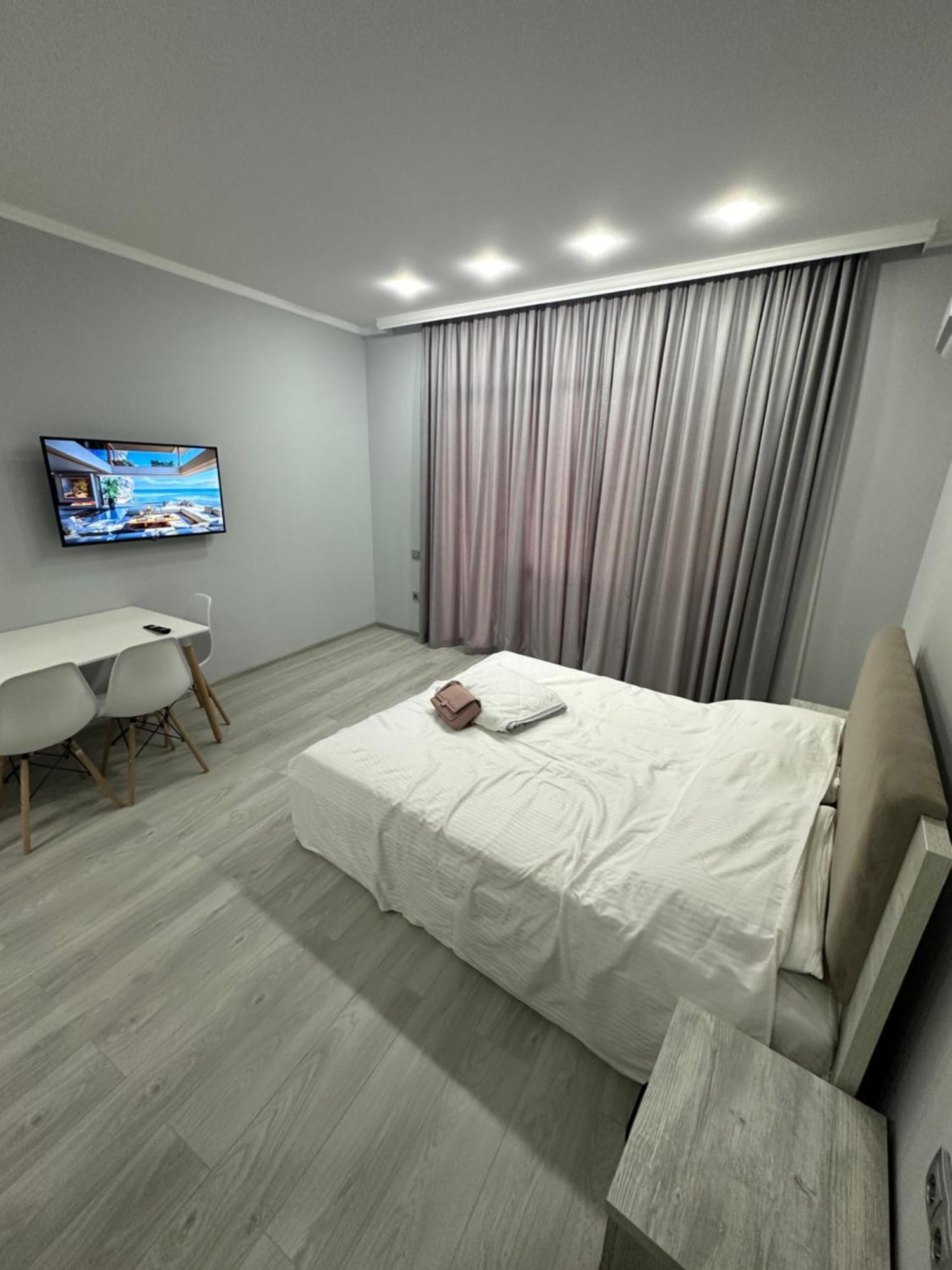 Bi Residence Sea View Luxury バトゥーミ エクステリア 写真