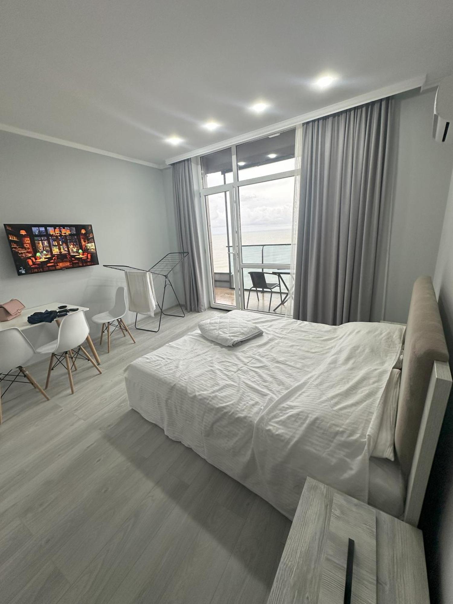 Bi Residence Sea View Luxury バトゥーミ エクステリア 写真
