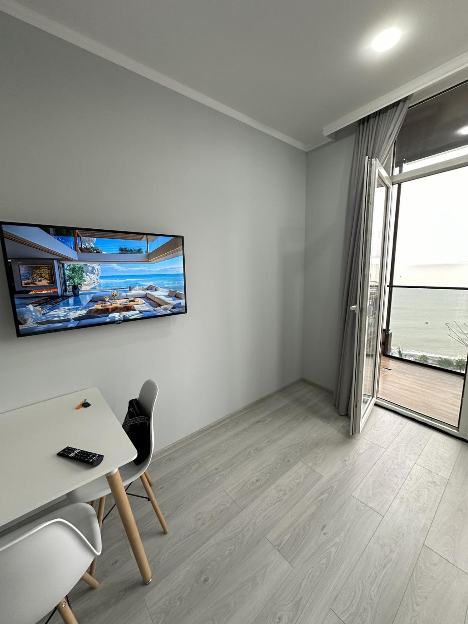 Bi Residence Sea View Luxury バトゥーミ エクステリア 写真