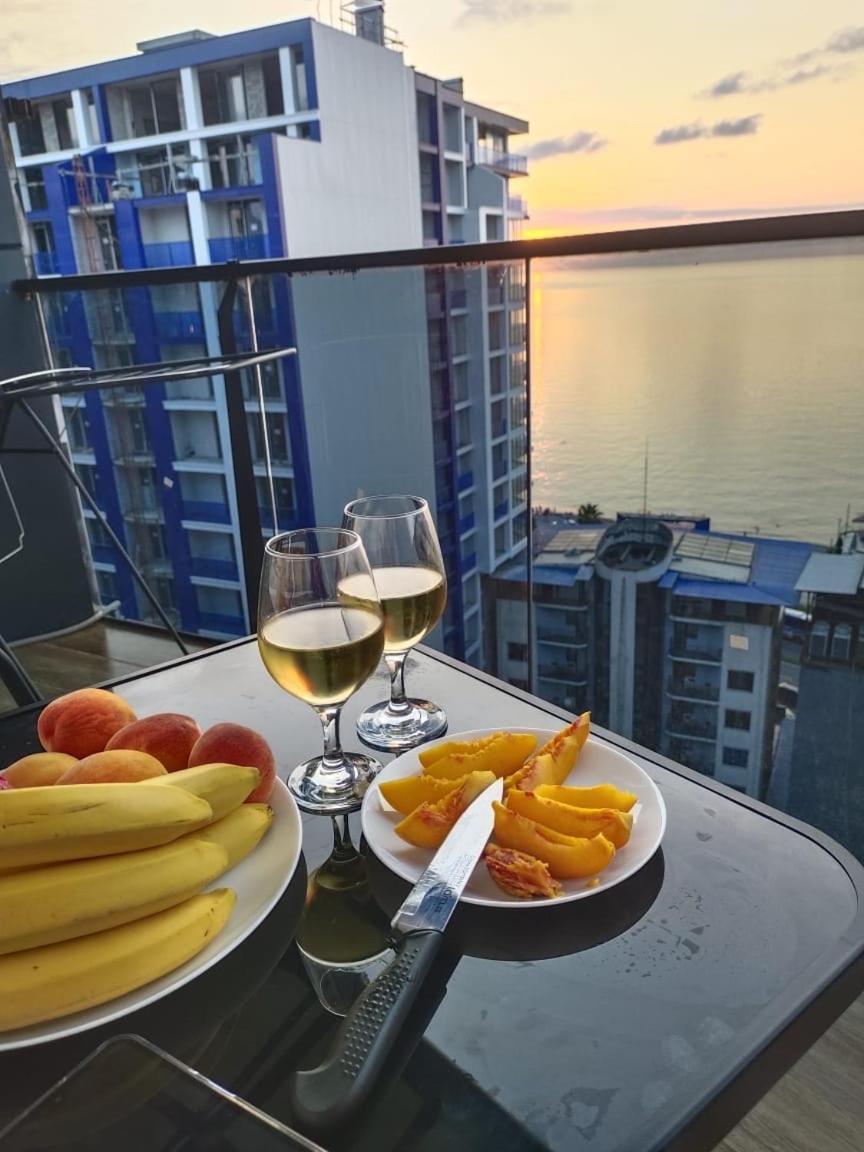 Bi Residence Sea View Luxury バトゥーミ エクステリア 写真